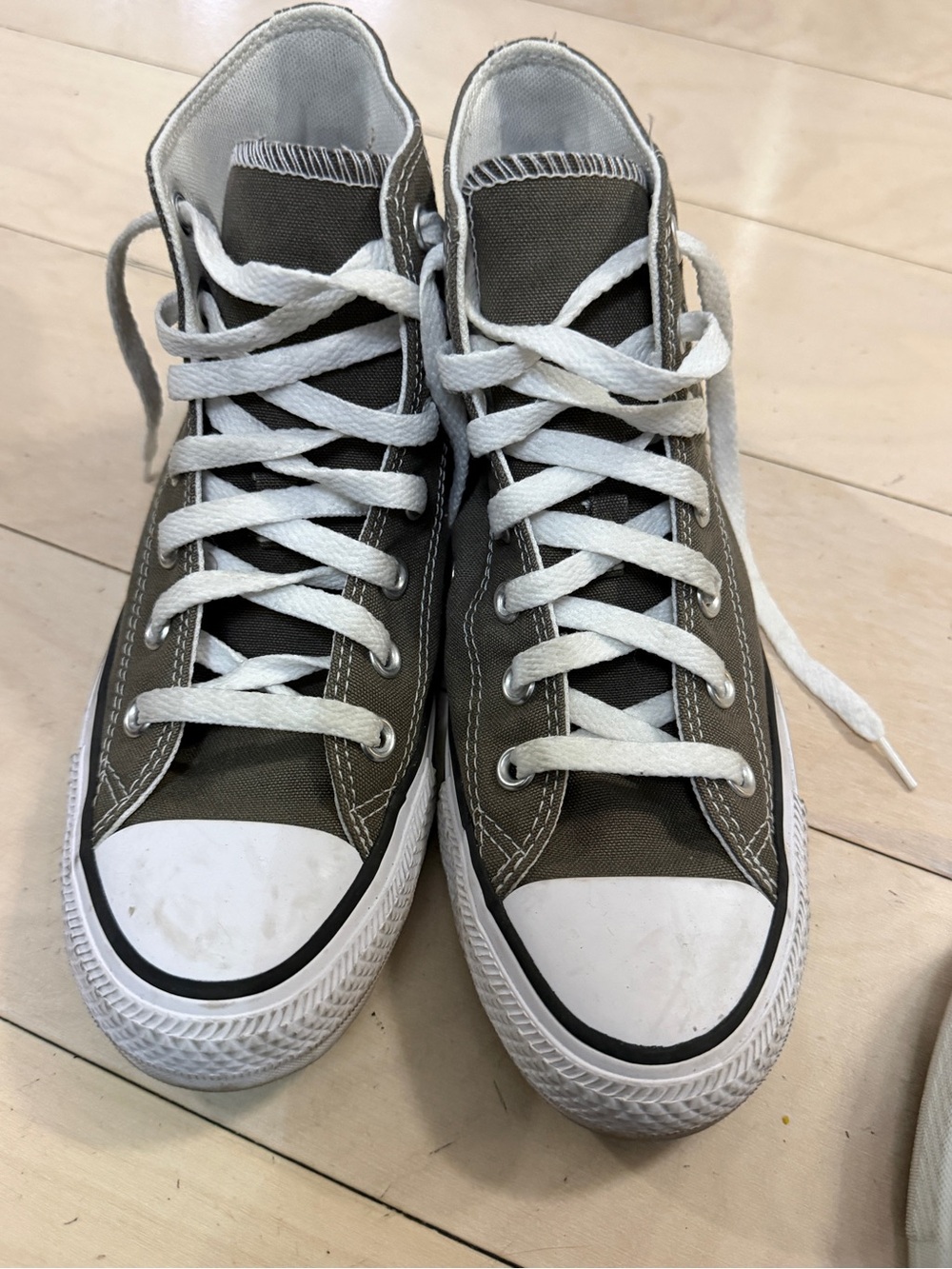 CONVERSE Classic High-Top Canvas Sneakers in Olive Green Sz 6.5